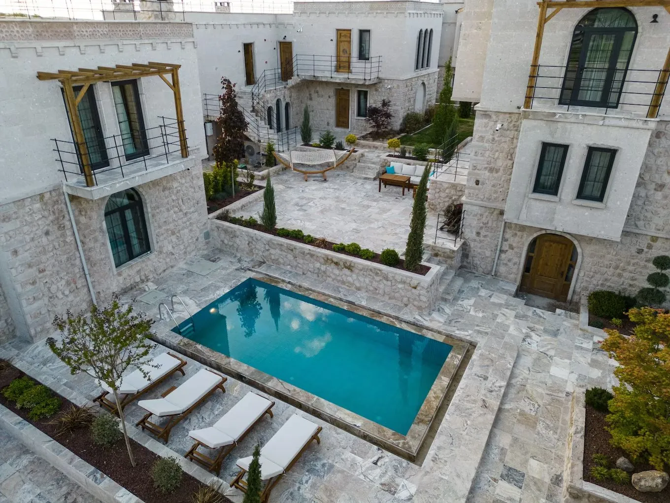 Galeri (En az 5 adet fotoğraf yüklemeniz gerekmektedir.)